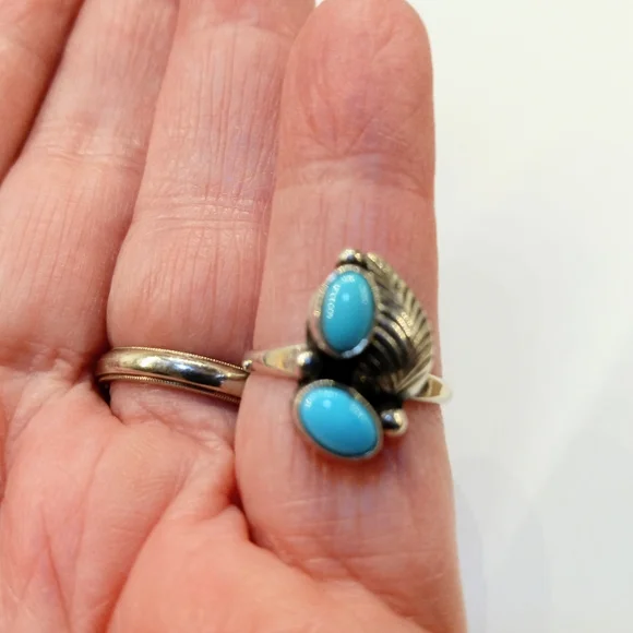 Sterling Genuine Turquoise Ring Size 5 1/2 - Picture 2 of 5
